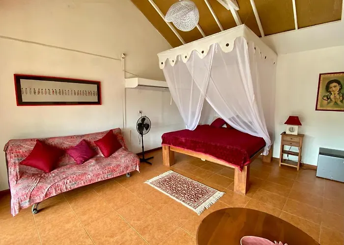 Whispering Hills Perean